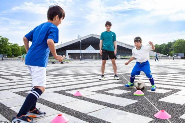 如何成功开设一个羽毛球训练班：从教学到招生的完整方案(图1)